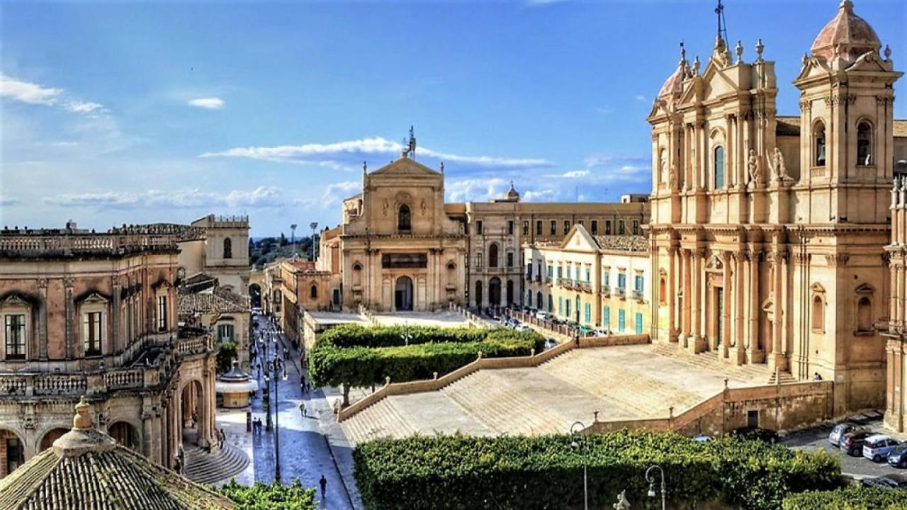 Casale Hibiscus Villa Santa Maria Del Focallo Bagian luar foto